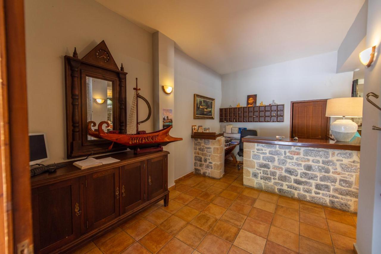 Kastro Maini Hotel Areopoli Eksteriør billede