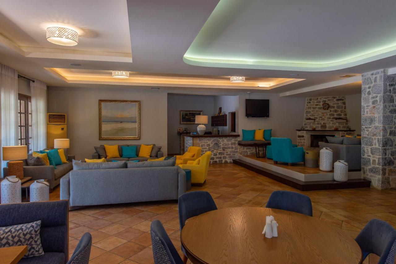 Kastro Maini Hotel Areopoli Eksteriør billede